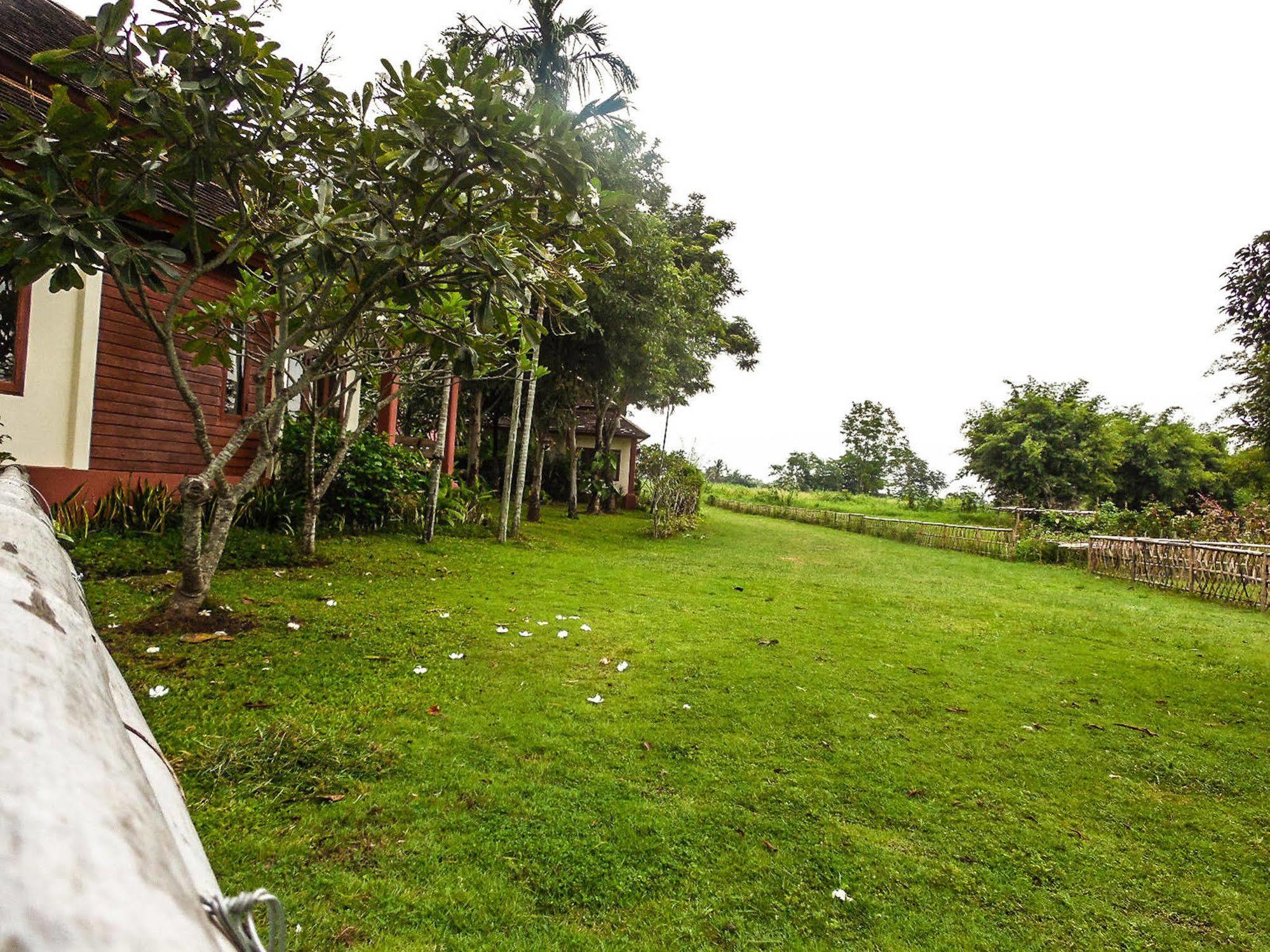 Palm Spa Village Resort แม่ริม ภายนอก รูปภาพ