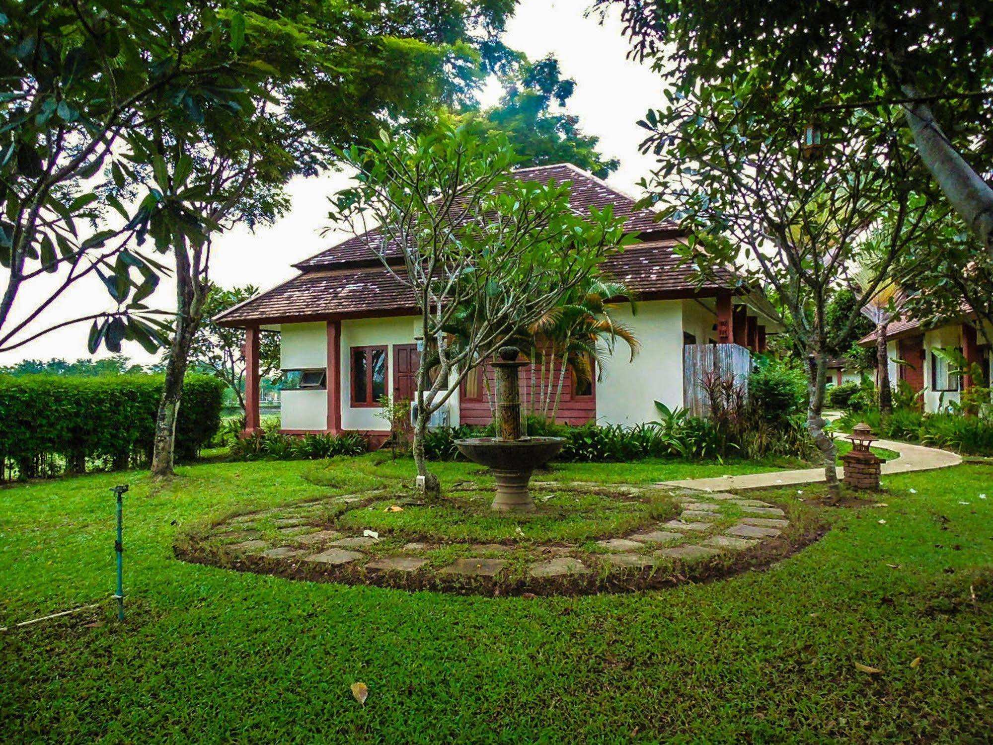 Palm Spa Village Resort แม่ริม ภายนอก รูปภาพ